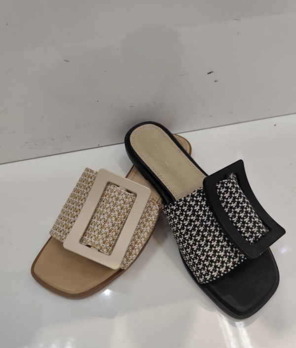 Klapki damskie Roz 36-41 / 12 par